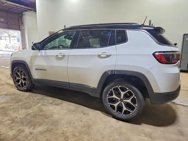 3C4NJDCN3ST509832 2025 JEEP COMPASS - Image 2