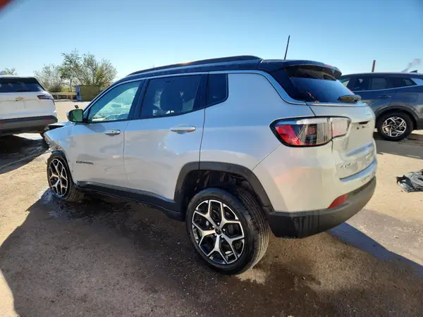 3C4NJDCN3ST509877 2025 JEEP COMPASS - Image 2