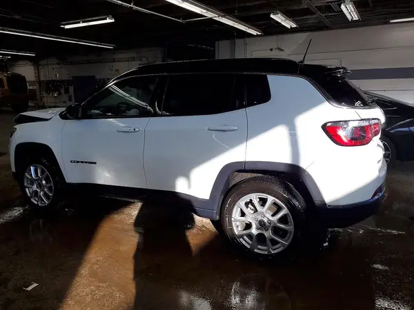 3C4NJDCN3ST513170 2025 JEEP COMPASS - Image 2