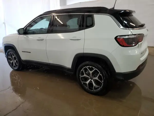 3C4NJDCN3ST524010 2025 JEEP COMPASS - Image 2