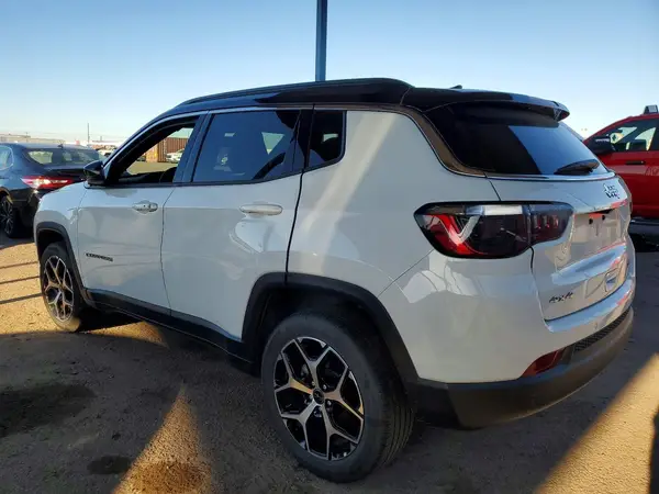 3C4NJDCN3ST524024 2025 JEEP COMPASS - Image 2