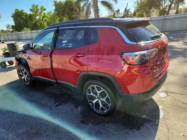 3C4NJDCN3ST526050 2025 JEEP COMPASS - Image 2