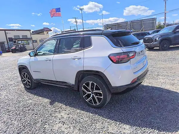 3C4NJDCN3ST593893 2025 JEEP COMPASS - Image 2