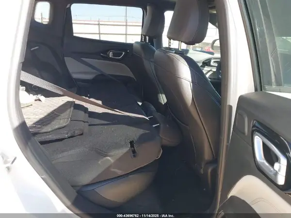 3C4NJDCN3ST598298 2025 JEEP COMPASS - Image 8