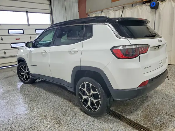 3C4NJDCN3ST624852 2025 JEEP COMPASS - Image 2