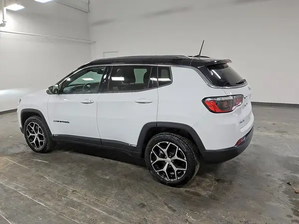 3C4NJDCN4RT108607 2024 JEEP COMPASS - Image 2
