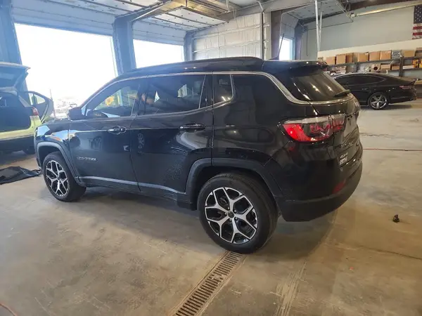 3C4NJDCN4ST552396 2025 JEEP COMPASS - Image 2