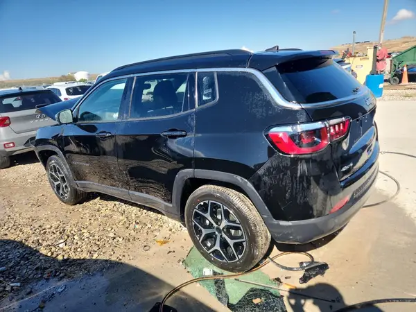 3C4NJDCN4ST576858 2025 JEEP COMPASS - Image 2