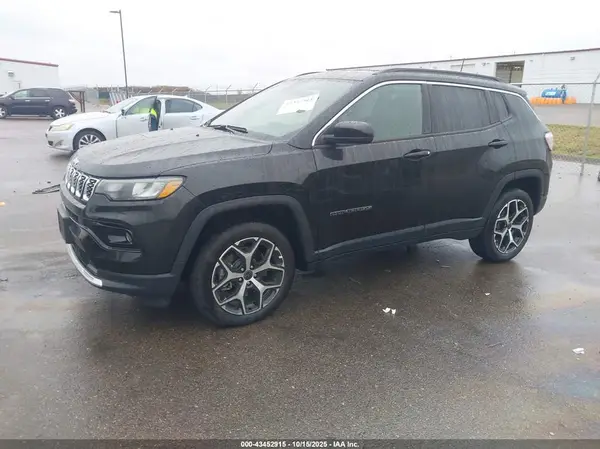 3C4NJDCN4ST588024 2025 JEEP COMPASS - Image 2