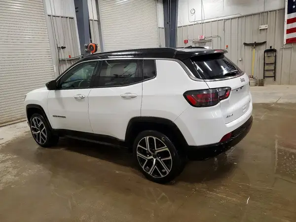 3C4NJDCN4ST593868 2025 JEEP COMPASS - Image 2
