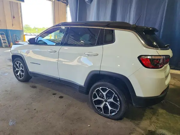 3C4NJDCN4ST621295 2025 JEEP COMPASS - Image 2