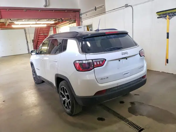 3C4NJDCN5RT134441 2024 JEEP COMPASS - Image 2