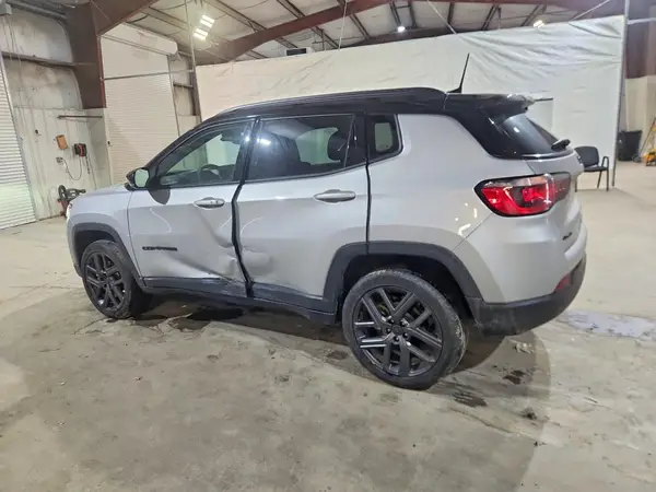 3C4NJDCN5TT221165 2026 JEEP COMPASS - Image 2