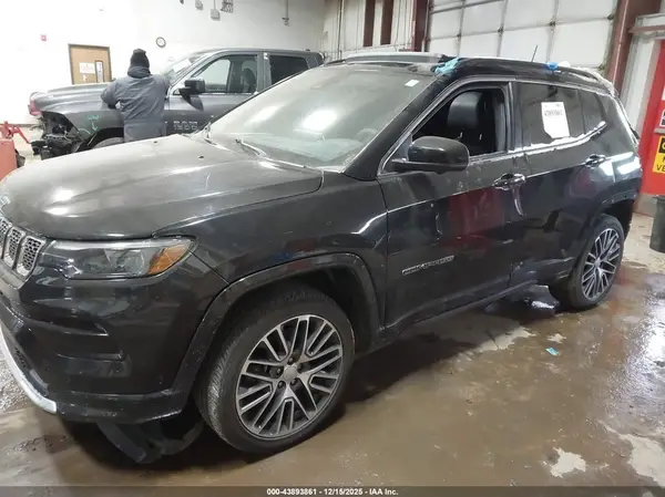 3C4NJDCN6PT513817 2023 JEEP COMPASS - Image 2