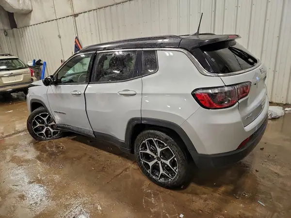 3C4NJDCN6ST523045 2025 JEEP COMPASS - Image 2