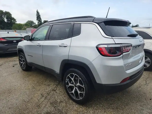 3C4NJDCN6ST523899 2025 JEEP COMPASS - Image 2