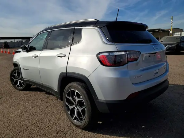3C4NJDCN6ST584623 2025 JEEP COMPASS - Image 2