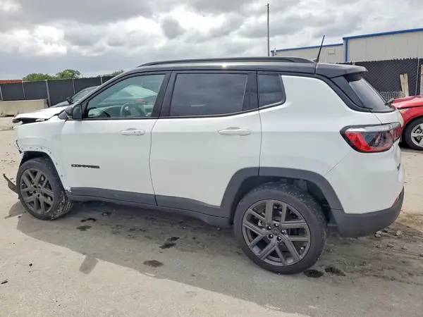 3C4NJDCN6TT202639 2026 JEEP COMPASS - Image 2