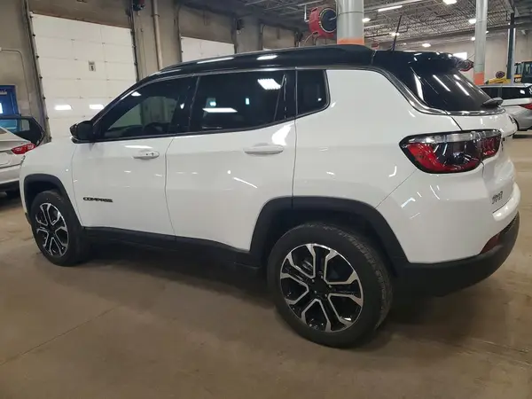 3C4NJDCN7PT533235 2023 JEEP COMPASS - Image 2