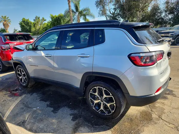 3C4NJDCN7ST510823 2025 JEEP COMPASS - Image 2