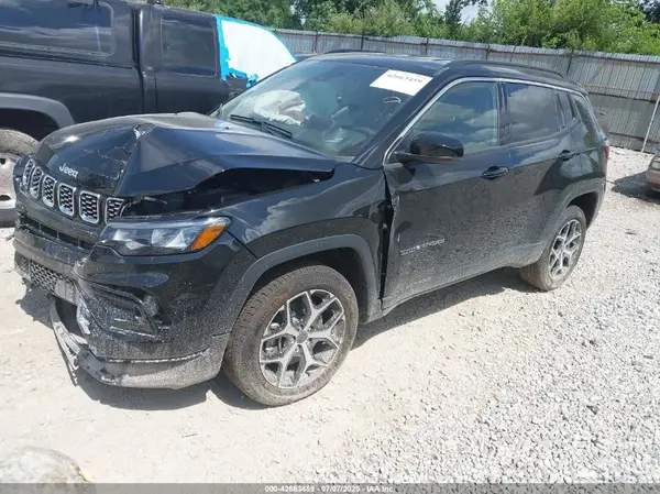 3C4NJDCN7ST528335 2025 JEEP COMPASS - Image 2