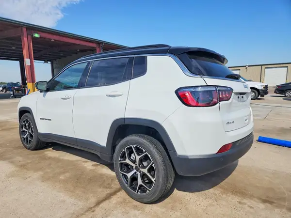 3C4NJDCN7ST560881 2025 JEEP COMPASS - Image 2