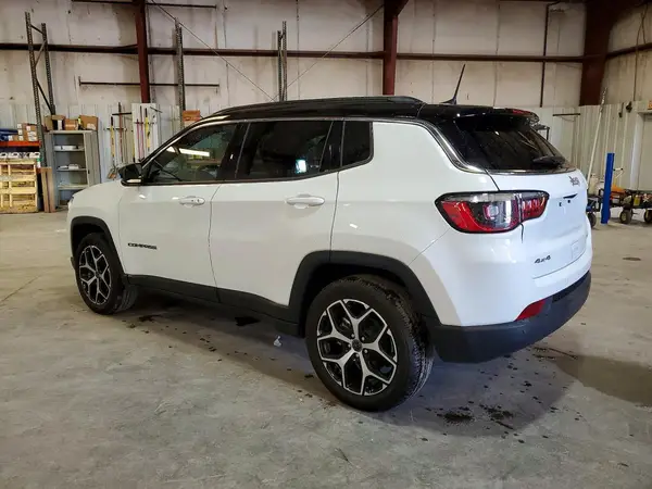 3C4NJDCN7ST584582 2025 JEEP COMPASS - Image 2