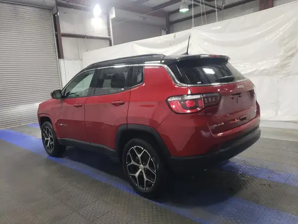 3C4NJDCN8RT172889 2024 JEEP COMPASS - Image 2