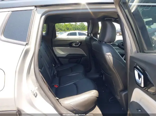 3C4NJDCN8RT596315 2024 JEEP COMPASS - Image 8