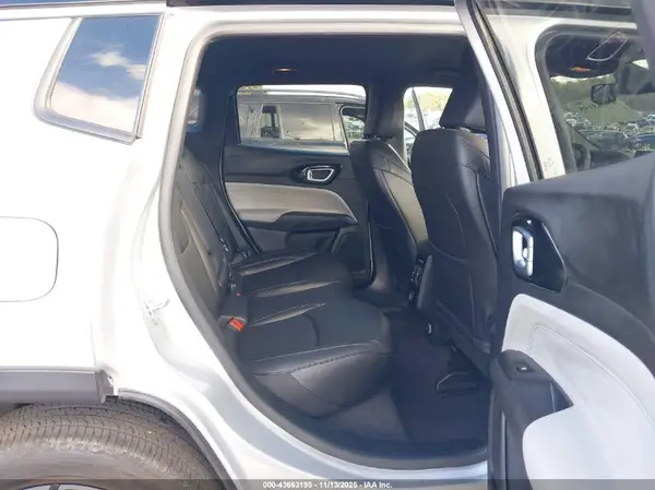 3C4NJDCN8ST502035 2025 JEEP COMPASS - Image 8