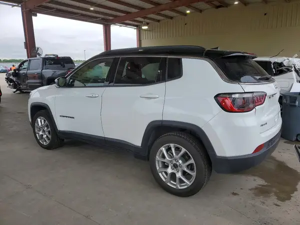 3C4NJDCN8ST507946 2025 JEEP COMPASS - Image 2