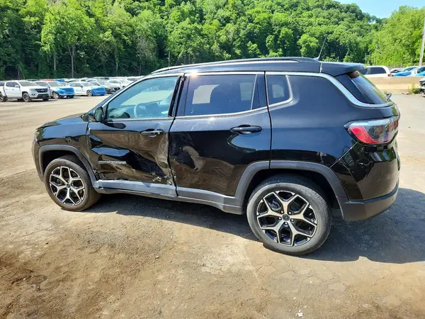 3C4NJDCN8ST520812 2025 JEEP COMPASS - Image 2