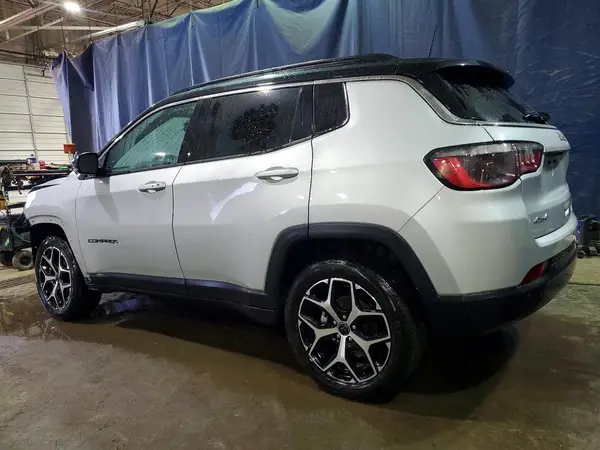 3C4NJDCN8ST523905 2025 JEEP COMPASS - Image 2