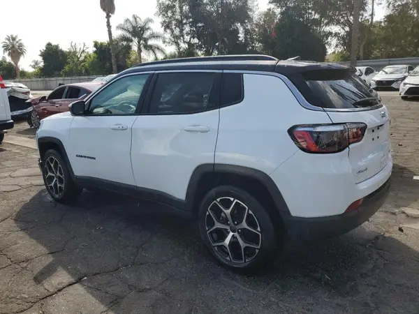 3C4NJDCN8ST526061 2025 JEEP COMPASS - Image 2