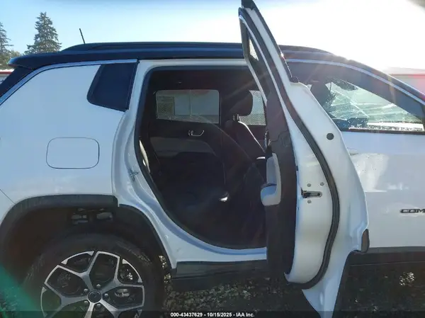 3C4NJDCN8ST555172 2025 JEEP COMPASS - Image 8
