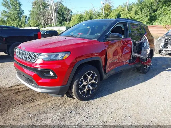 3C4NJDCN8ST555382 2025 JEEP COMPASS - Image 2