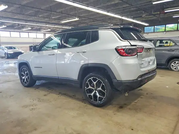 3C4NJDCN8ST556869 2025 JEEP COMPASS - Image 2