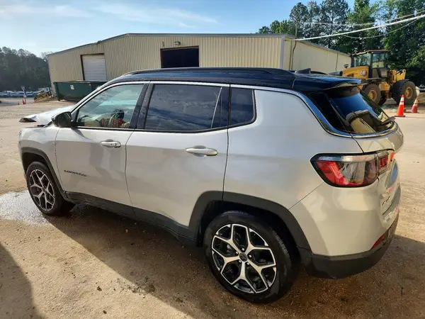 3C4NJDCN8ST564812 2025 JEEP COMPASS - Image 2