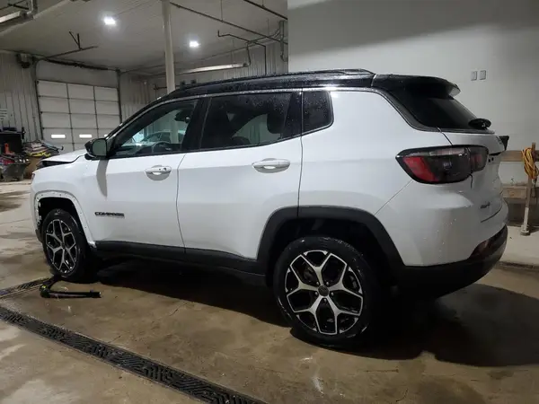 3C4NJDCN8ST565135 2025 JEEP COMPASS - Image 2