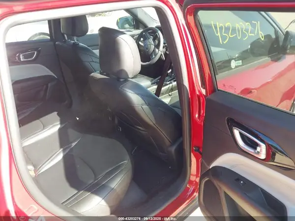 3C4NJDCN8ST590682 2025 JEEP COMPASS - Image 8