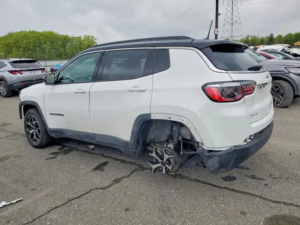 3C4NJDCN8ST599852 2025 JEEP COMPASS - Image 2
