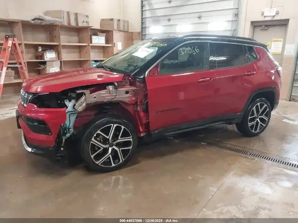 3C4NJDCN8ST615838 2025 JEEP COMPASS - Image 2