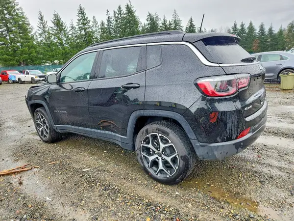 3C4NJDCN8ST623101 2025 JEEP COMPASS - Image 2