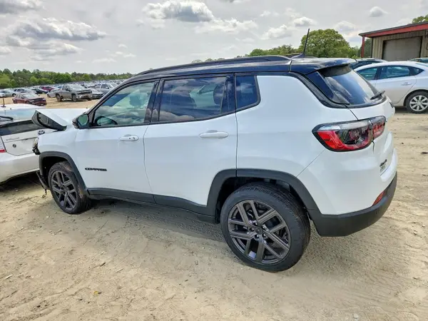 3C4NJDCN8TT165352 2026 JEEP COMPASS - Image 2