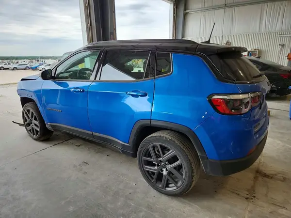 3C4NJDCN8TT168915 2026 JEEP COMPASS - Image 2