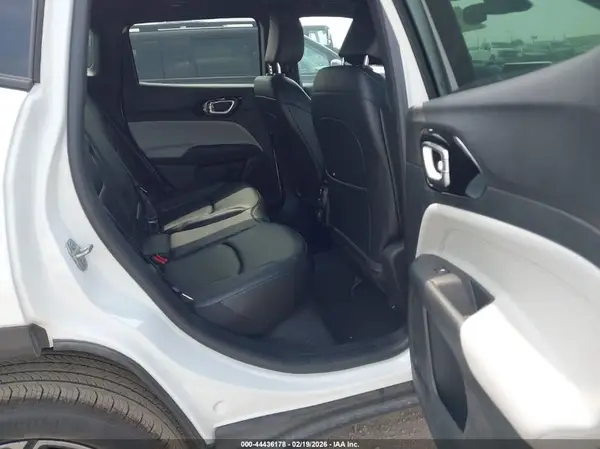 3C4NJDCN8TT195838 2026 JEEP COMPASS - Image 8