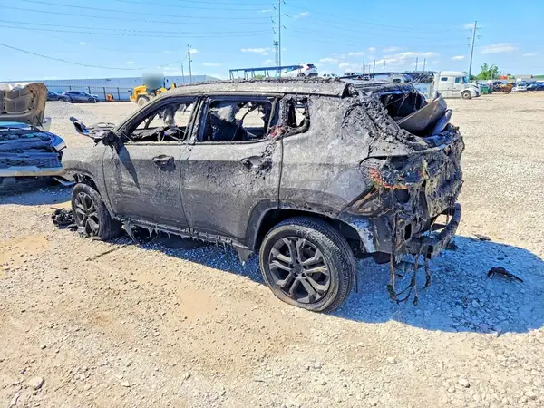 3C4NJDCN9PT519756 2023 JEEP COMPASS - Image 2