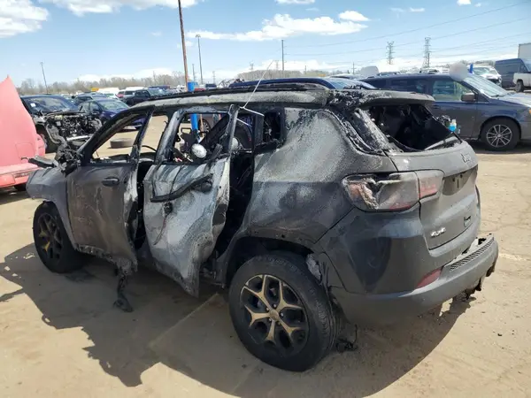 3C4NJDCN9RT127136 2024 JEEP COMPASS - Image 2