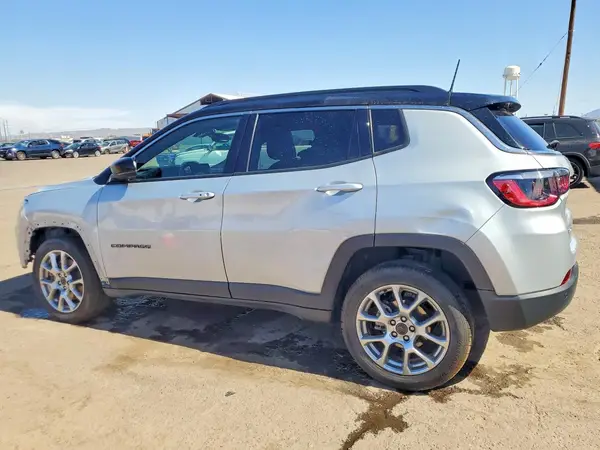 3C4NJDCN9ST505042 2025 JEEP COMPASS - Image 2