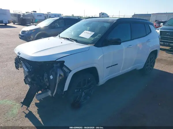 3C4NJDCN9ST599097 2025 JEEP COMPASS - Image 2
